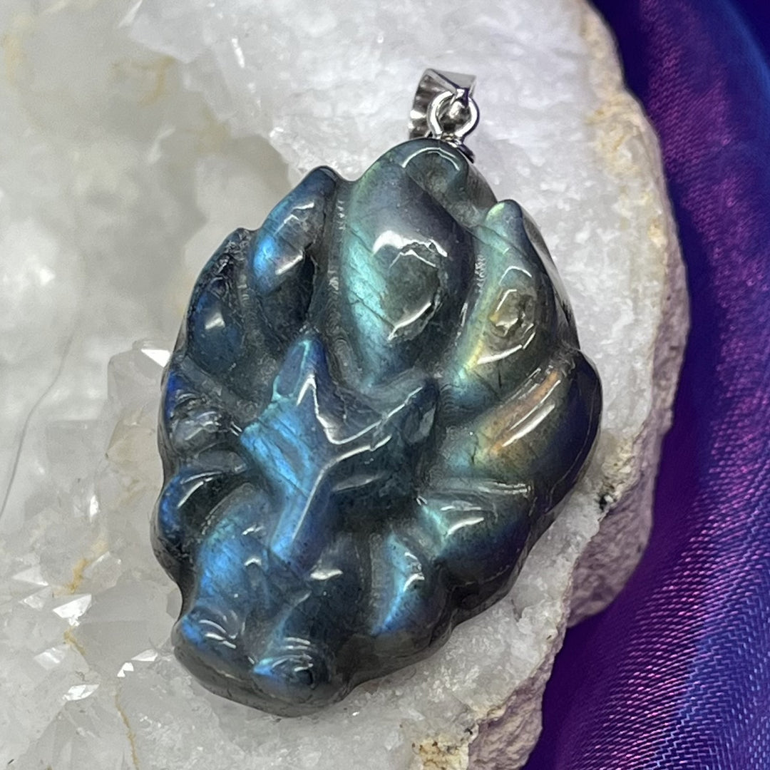 Pendant Nine Tailed Fox Labradorite