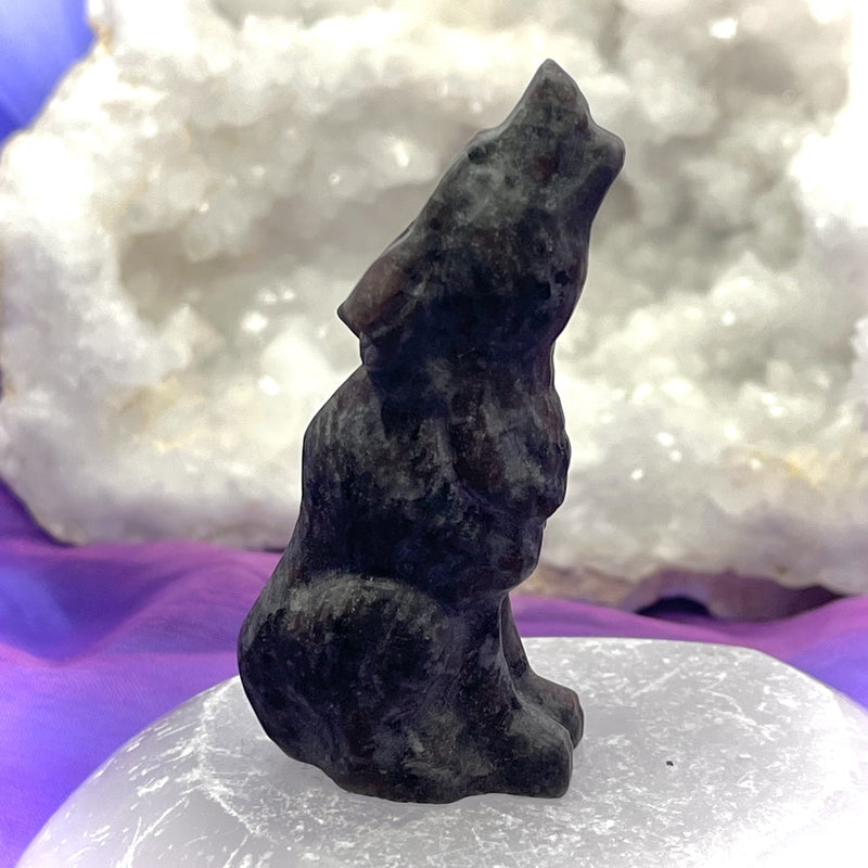 Wolf Howling 6.6 cm