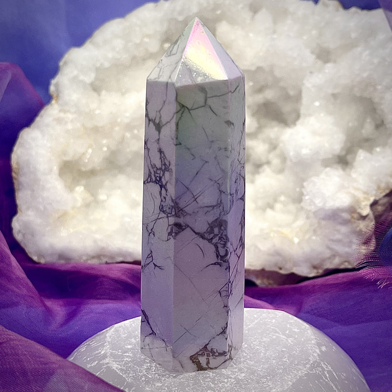 Tower Aura Howlite 9.5 cm