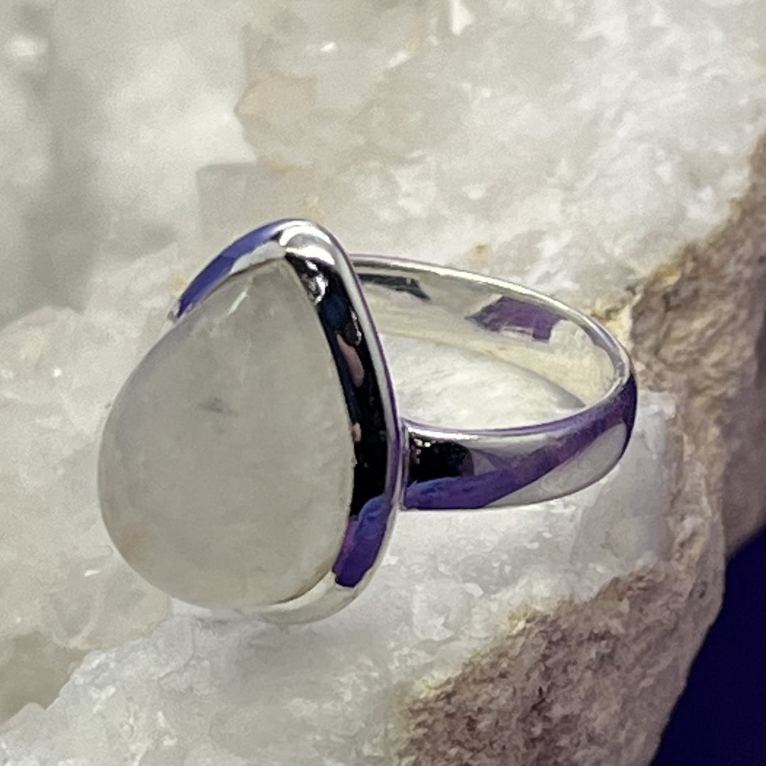 Ring Rainbow Moonstone Teardrop 1.5 cm