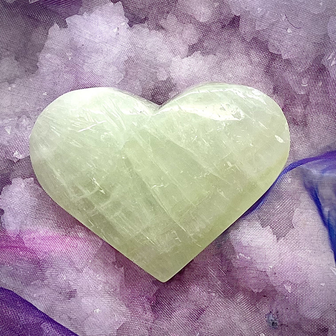 Heart Pistachio Calcite 4.9 cm