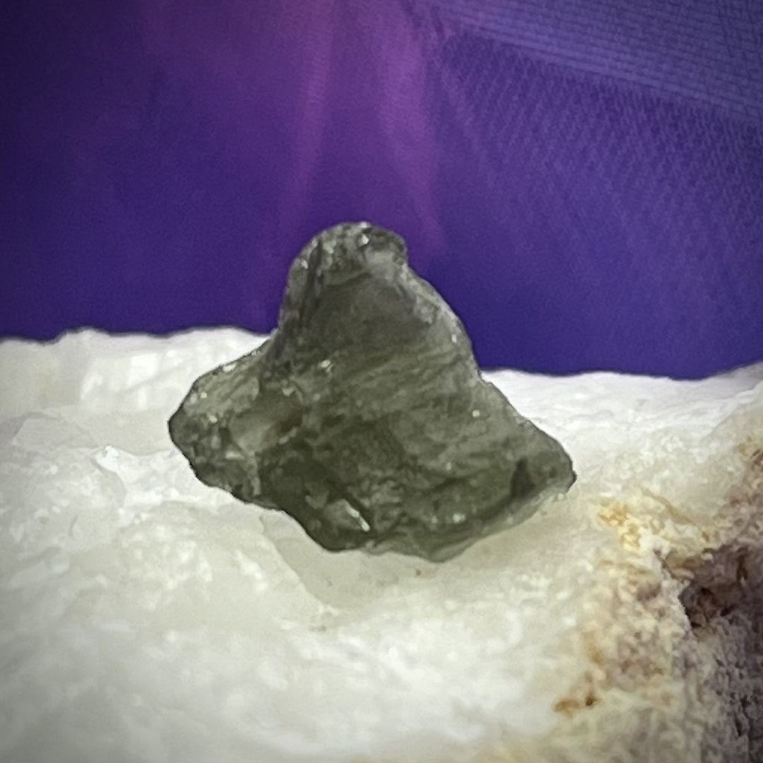 Moldavite Raw  0.9 cm