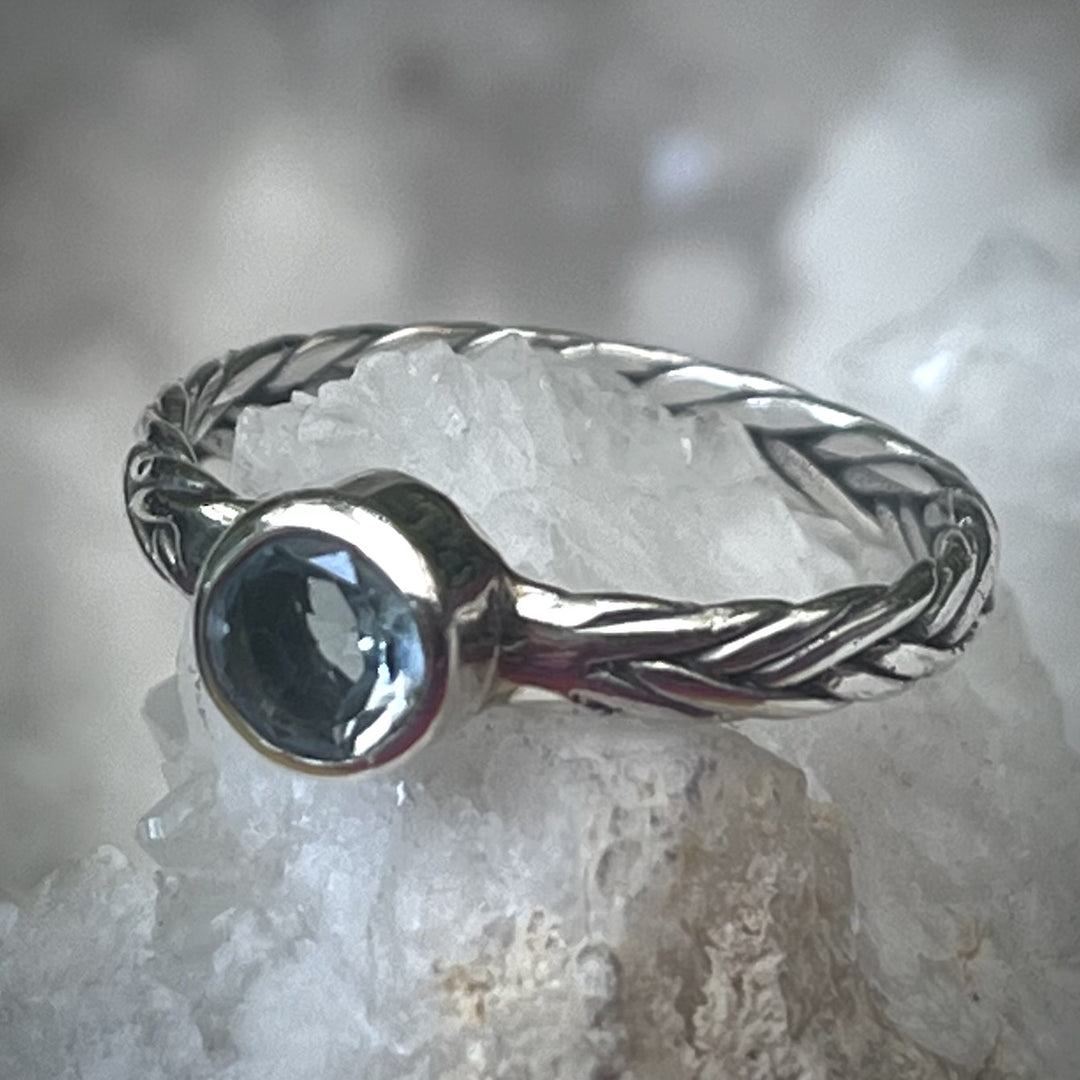 Ring Blue Topaz Round Facet S/S