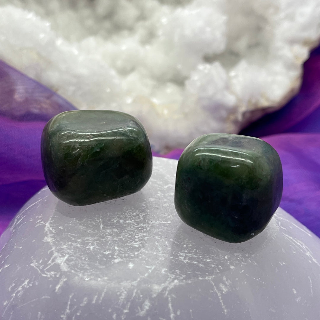 Garnet Green Grossular Tumble Stone - Plane Travel