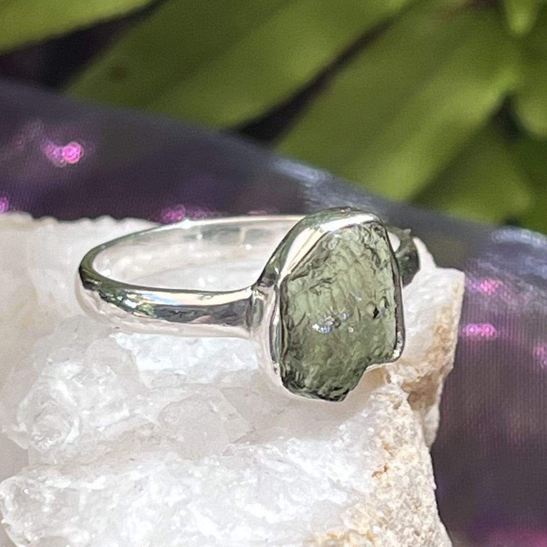 Ring Moldavite Raw 0.90 cm