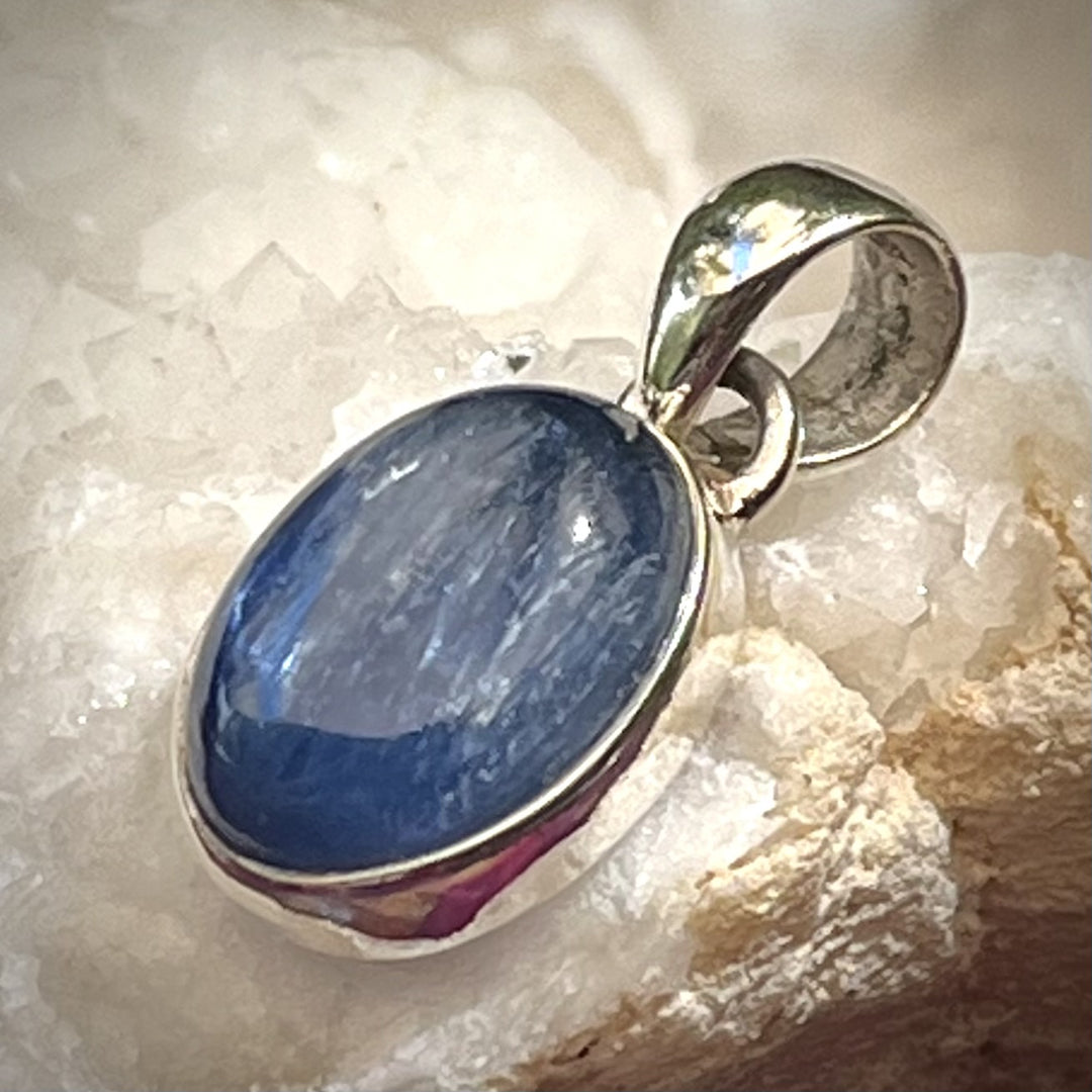 Pendant Kyanite Oval 2.60 cm