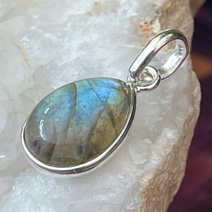 Pendant Labradorite  Oval Mini 2.5 cm