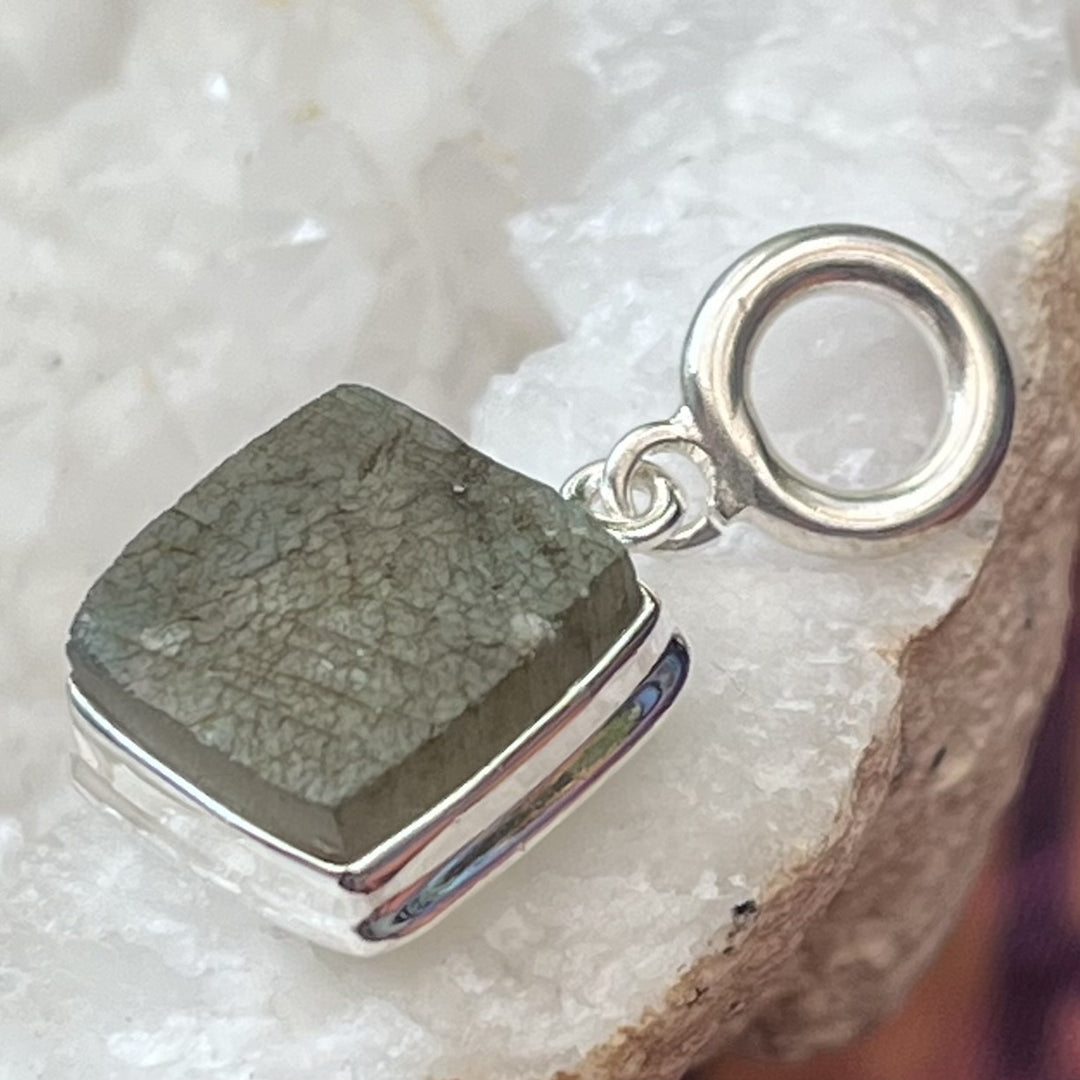 Pendant Labradorite Square Raw 2.6 cm