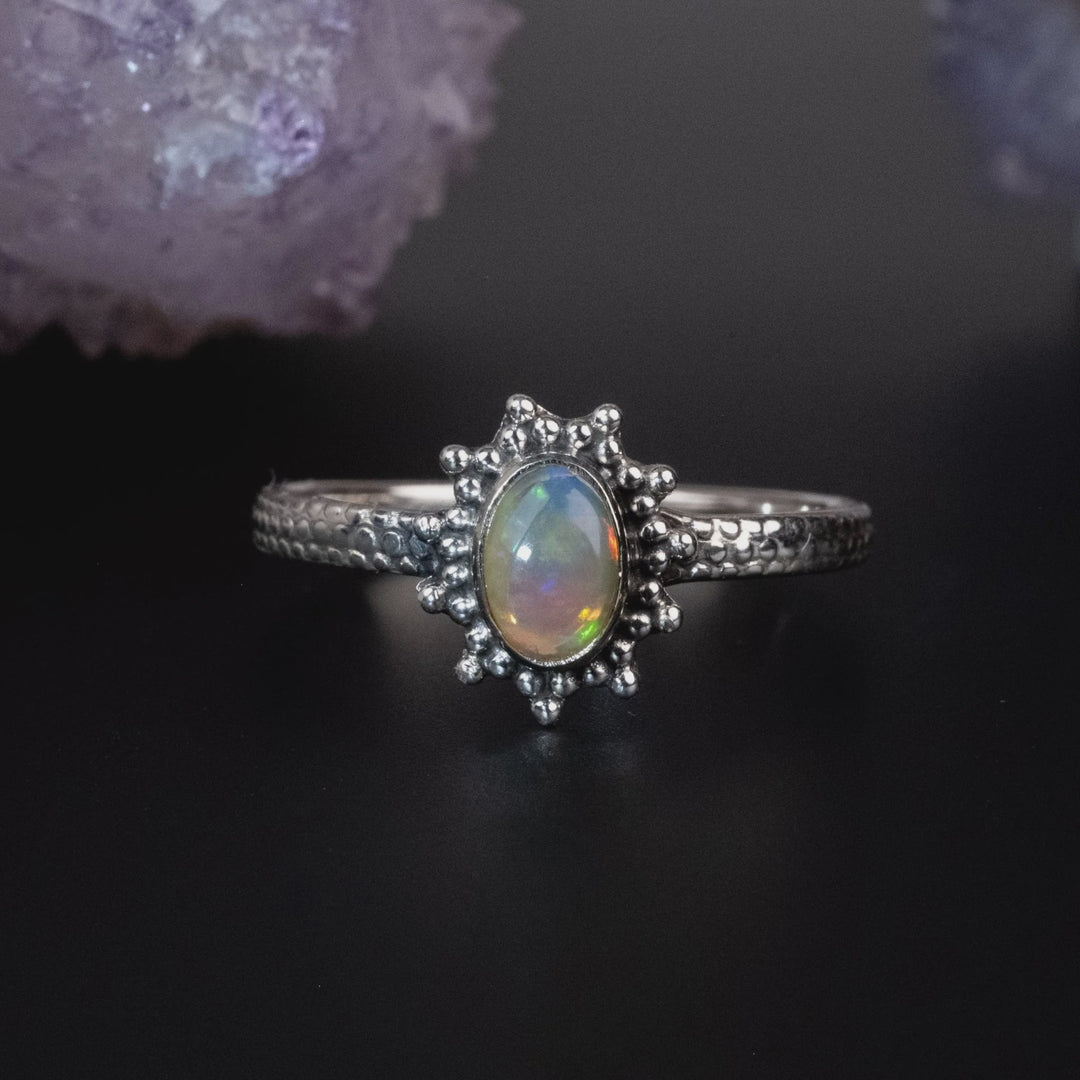 Ring Ethiopian Opal Oval Mini 0.5 cm