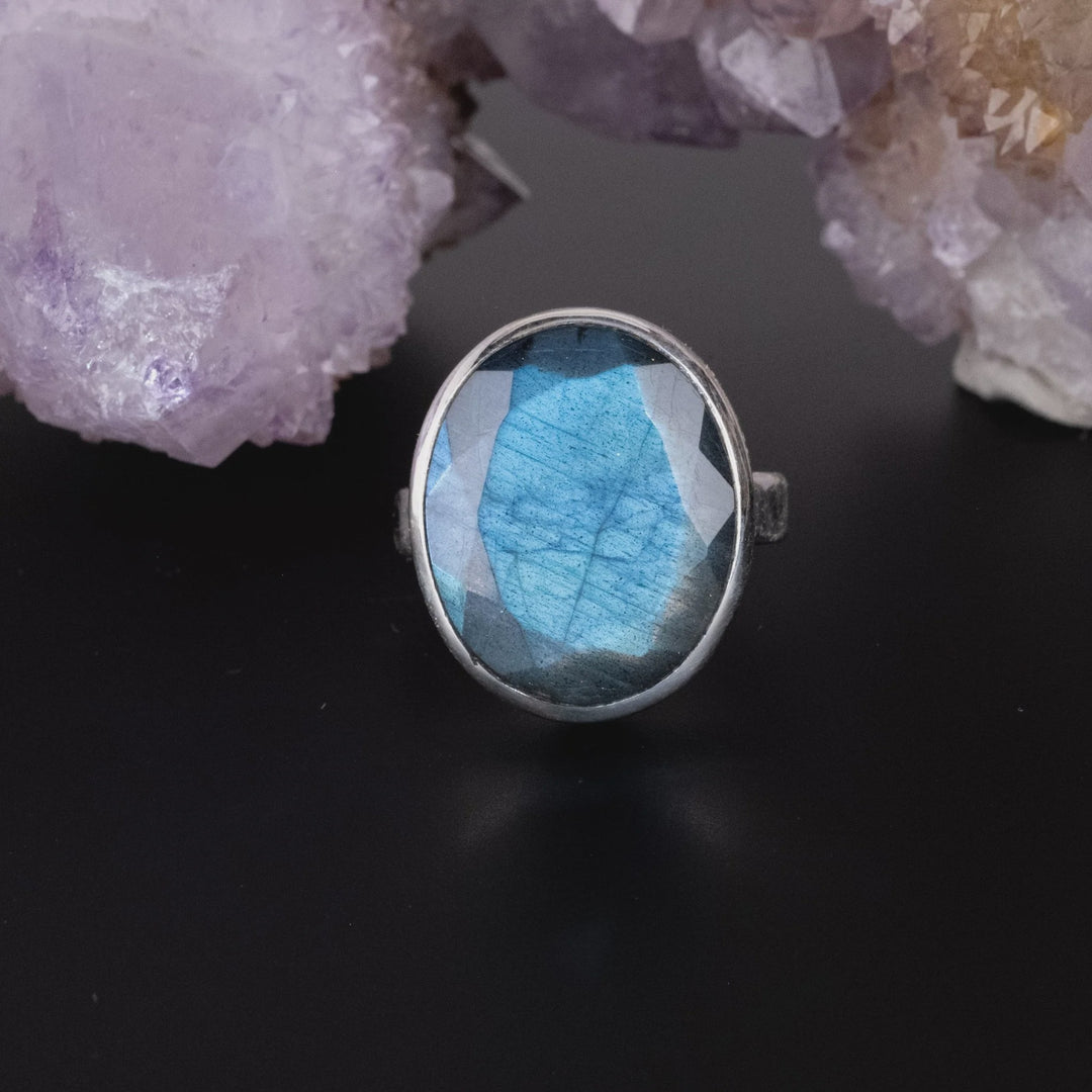 Ring Labradorite Oval Facet Gem Quality 1.9 cm