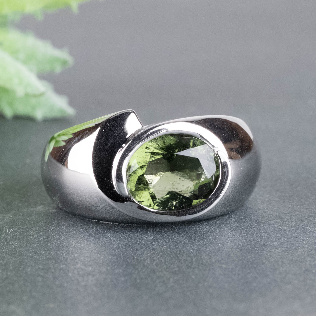 Ring Moldavite Oval Facet Mens 1.0 cm