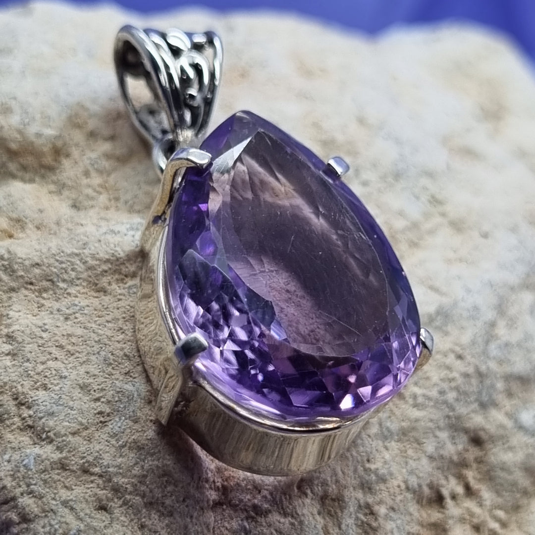 Pendant Amethyst Teardrop AAA Quality | Carpe Diem With Remi