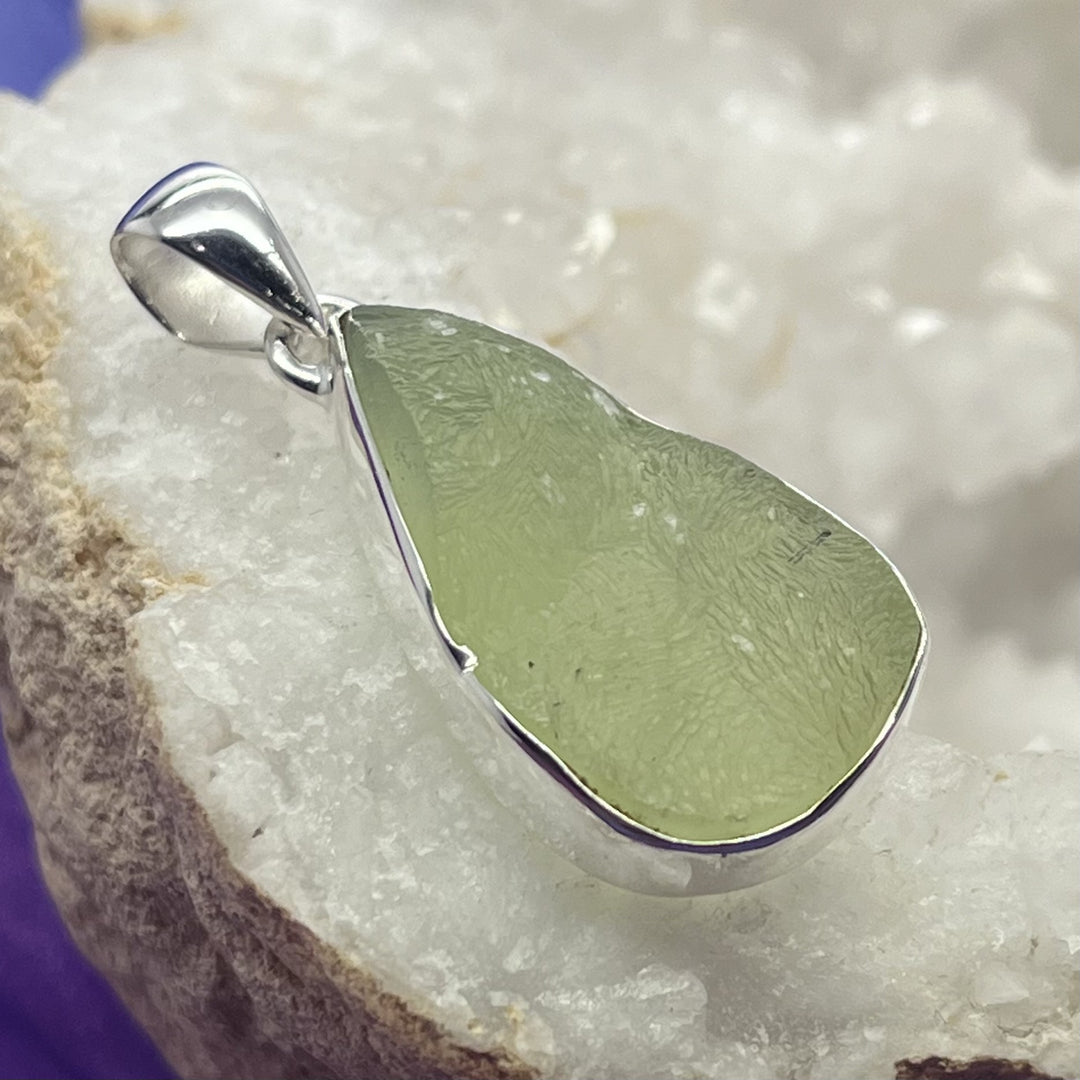 Pendant  Prehnite Teardrop Raw 3.8 cm