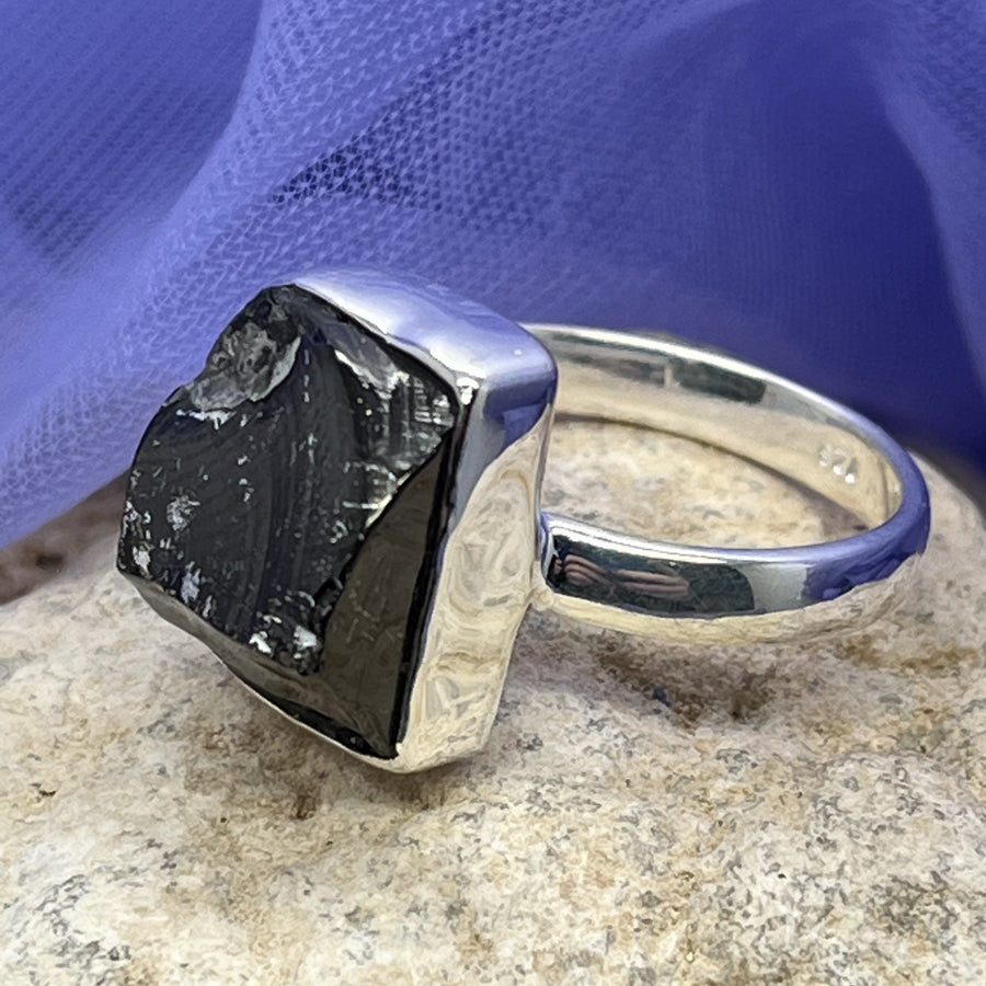 Ring Royal Noble Shungite Size 8 | Carpe Diem With Remi