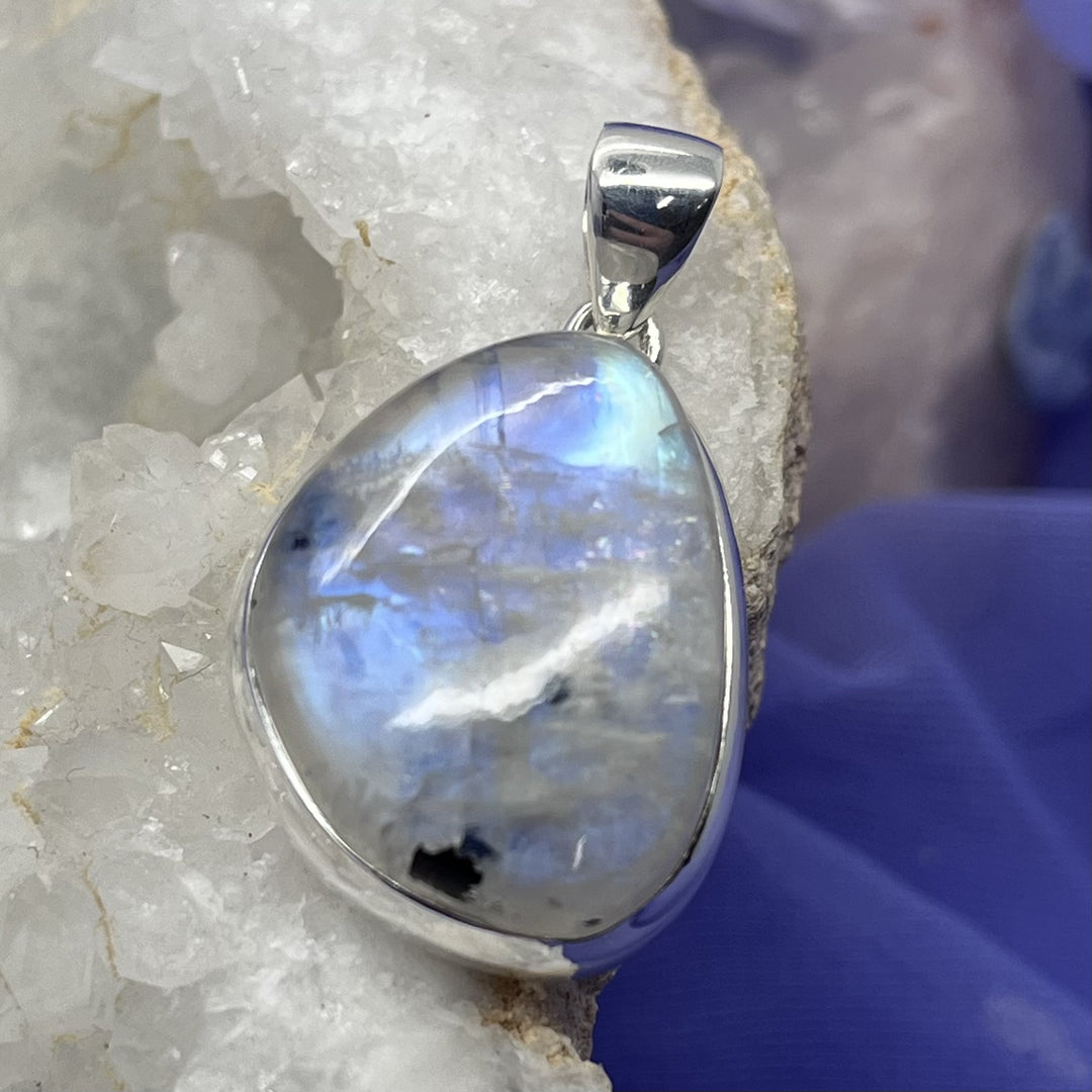 Pendant Rainbow Moonstone Freeform 3.5 cm