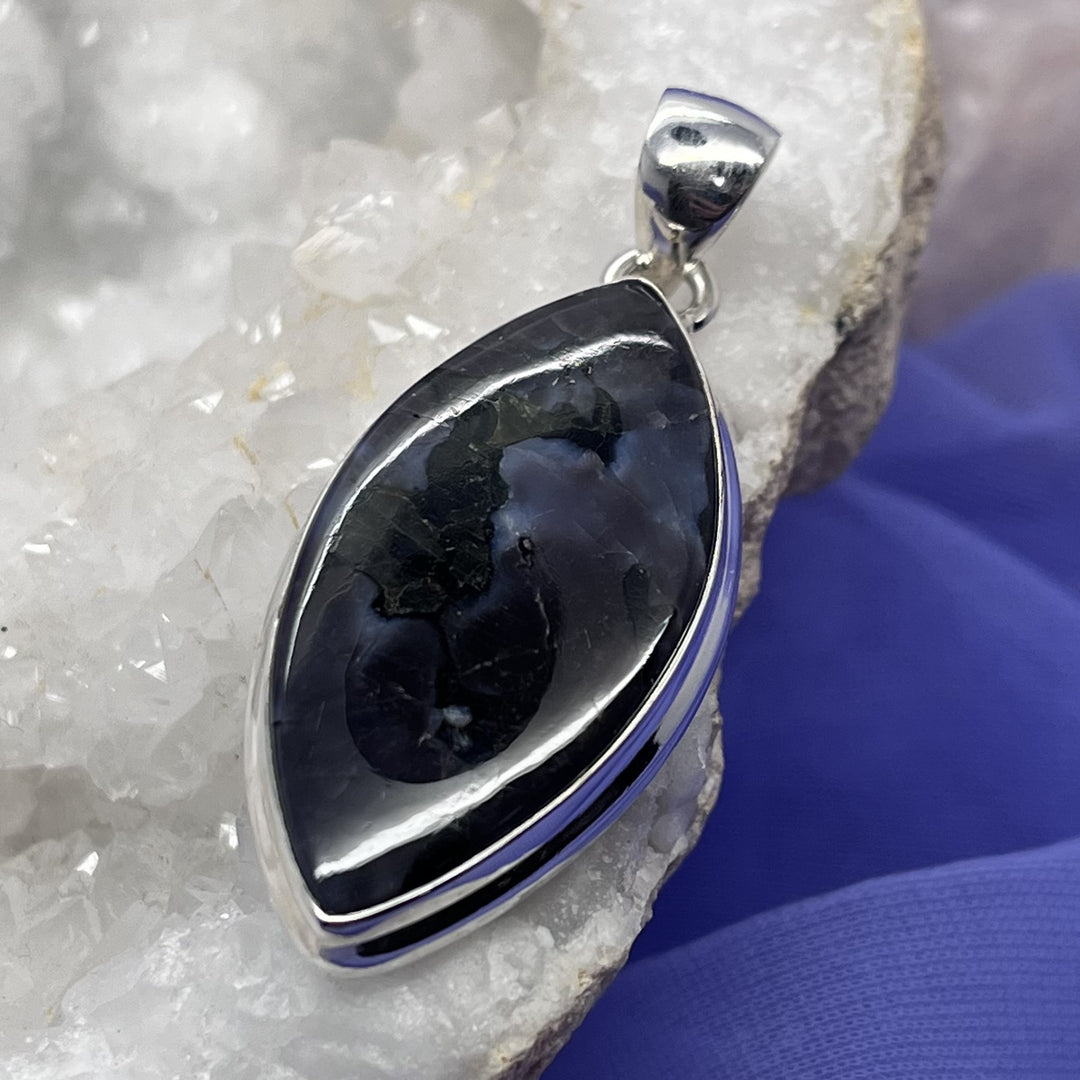 Pendant Mystic Merlinite 3.8 cm