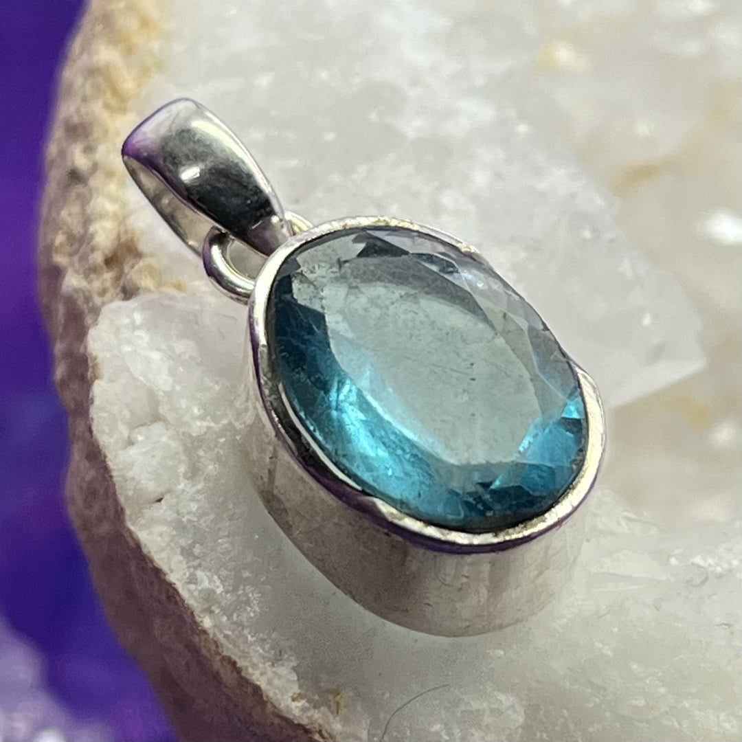 Pendant Apatite Aqua Oval Faceted 2.8 cm