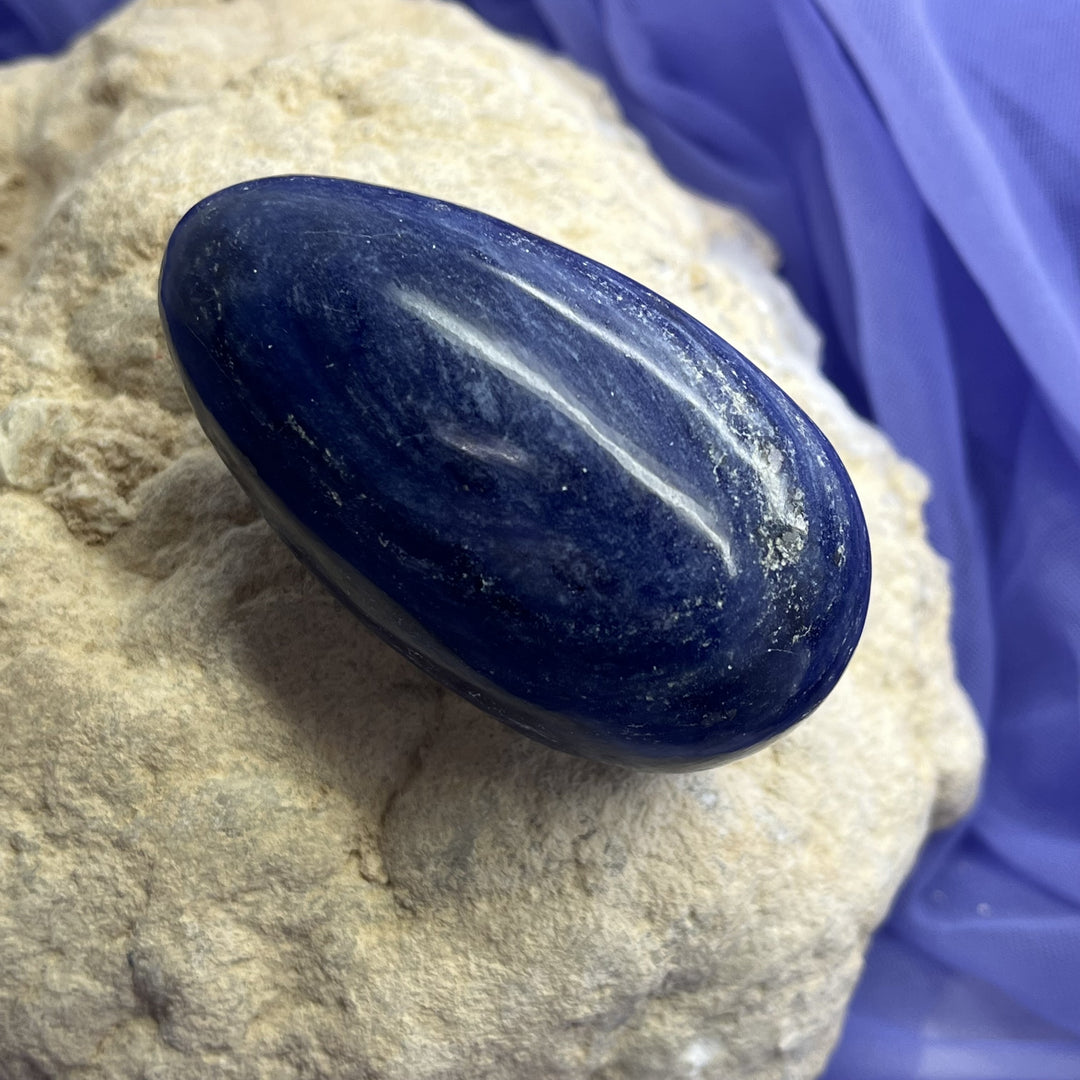 Sodalite Egg 6.8 x 3.7 cm | Carpe Diem With Remi