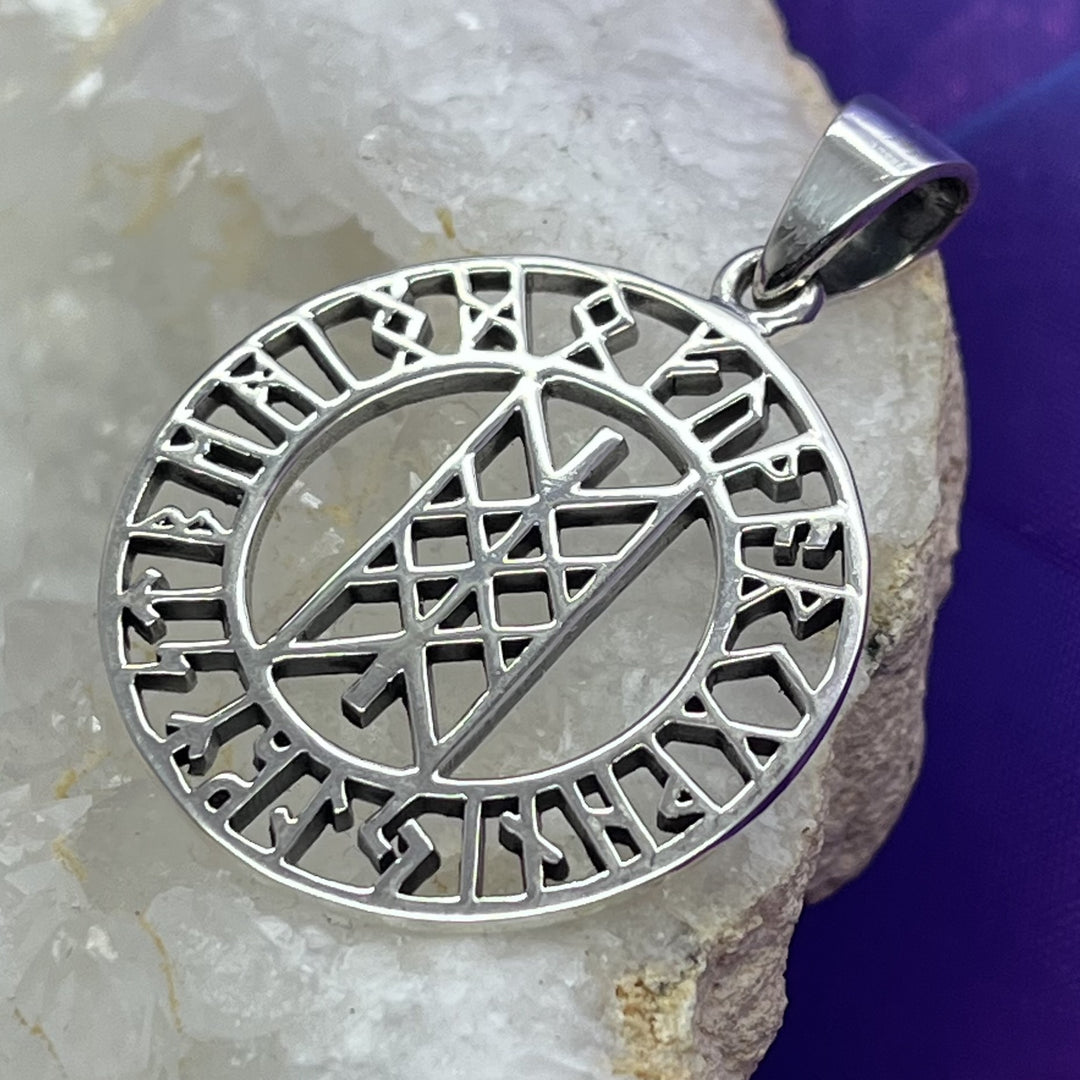 Pendant Web of Wyrd Round