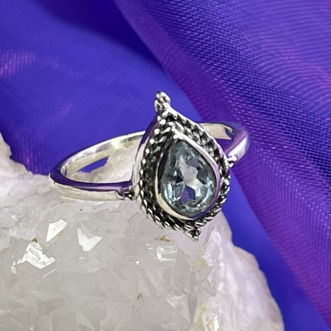 Ring Blue Topaz Teardrop 0.8 cm