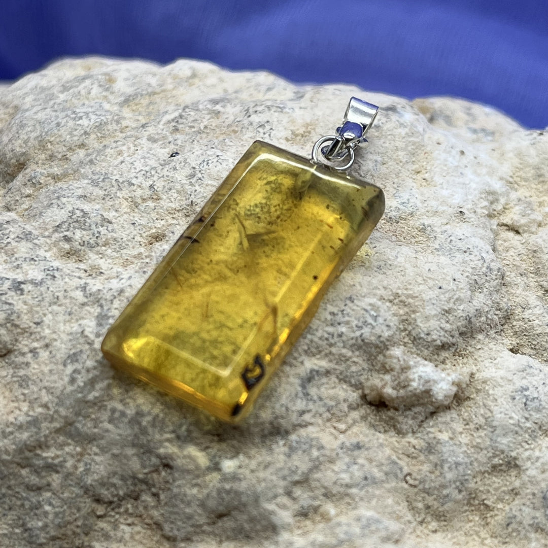 Amber Pendant Rectangle 3.6 cm