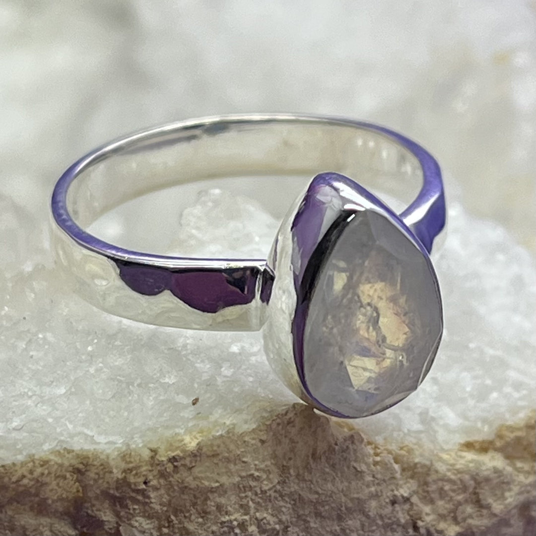 Ring Rainbow Moonstone Teardrop 1.3 cm