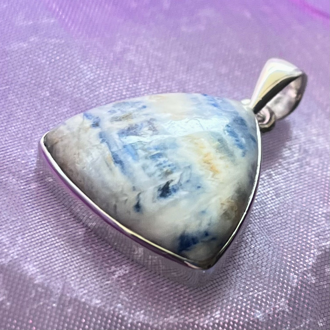 Pendant Blue Scheelite 3.1 cm