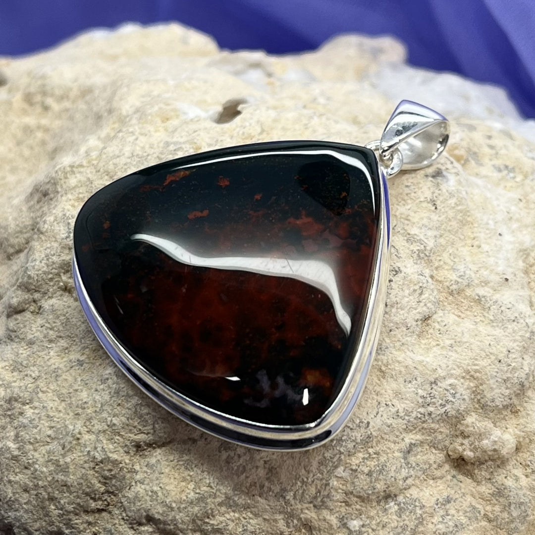 Pendant Bloodstone Triangular 4.5 cm