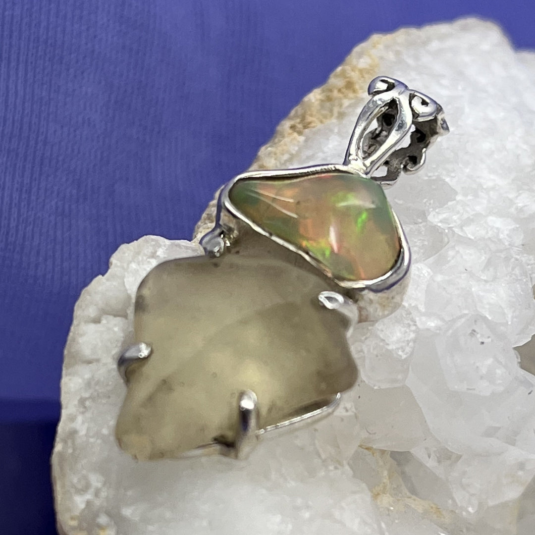 Pendant Libyan Glass with Opal 3.2 cm