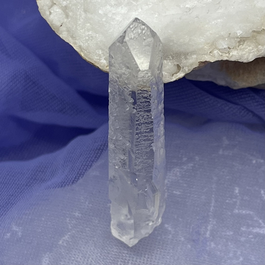 Isis Clear Quartz Point 4.7 cm | Carpe Diem With Remi