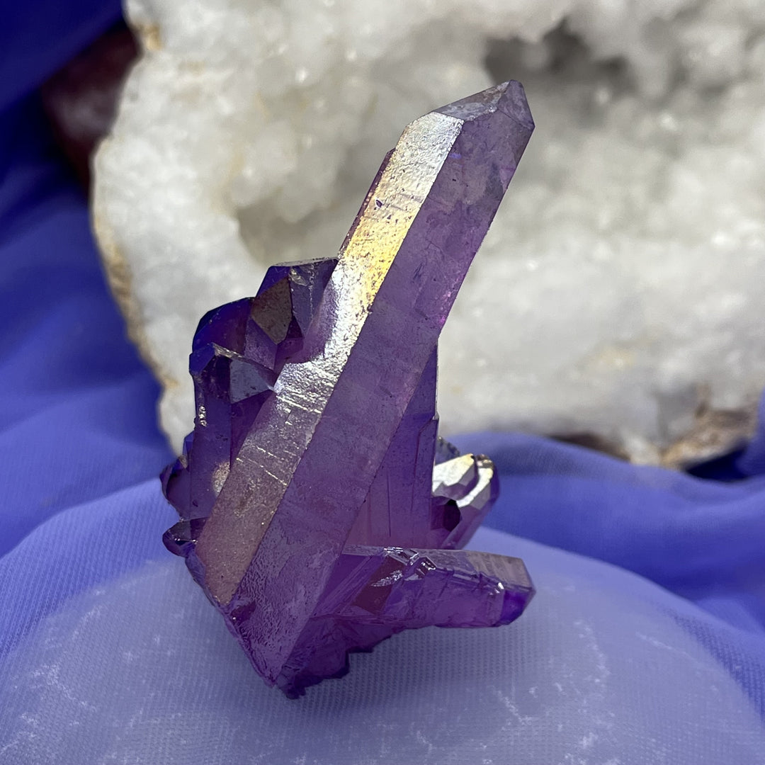 Purple Aura Cluster 7.0 x 4.1 cm