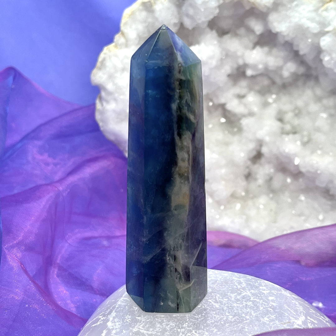 Generator Blue Fluorite Point 9.1 cm