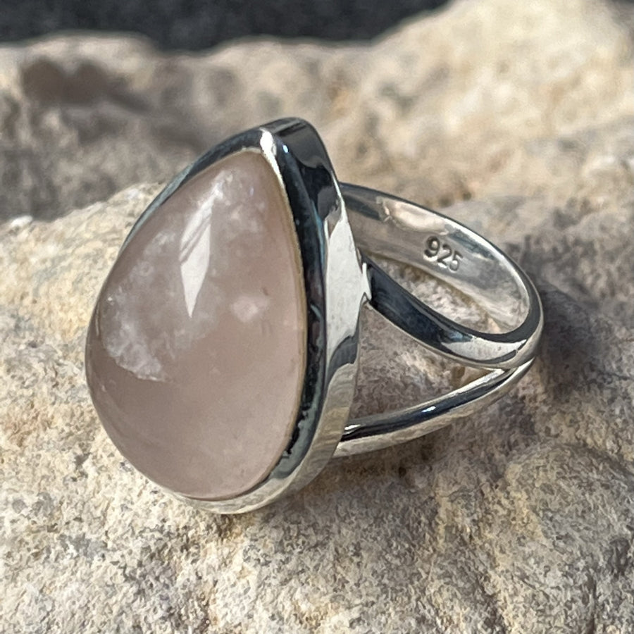 Ring Rose Quartz Teardrop 1.9 cm Size 8 | Carpe Diem With Remi